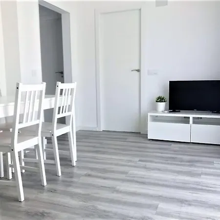 Seaview Apartment *